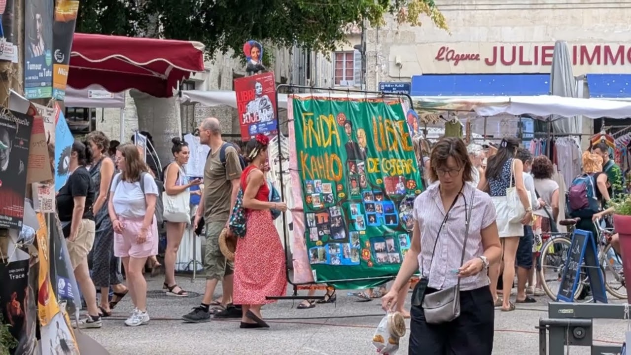 Balade à Avignon, juillet 2026 : l'été, la chaleur, les vieilles rues,, le festival du théâtre...