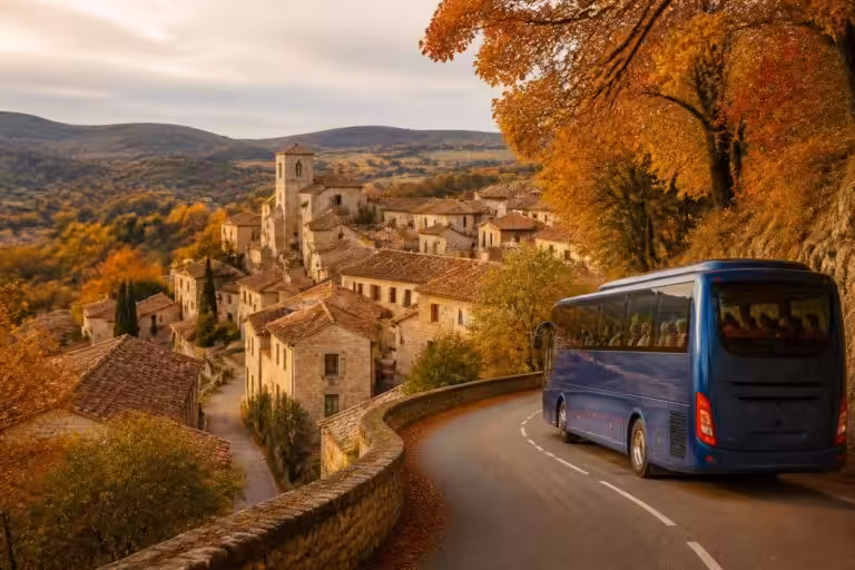découvrez nos meilleures villes françaises pour un voyage en autocar cet automne, alliant détente et découverte au rythme slow.